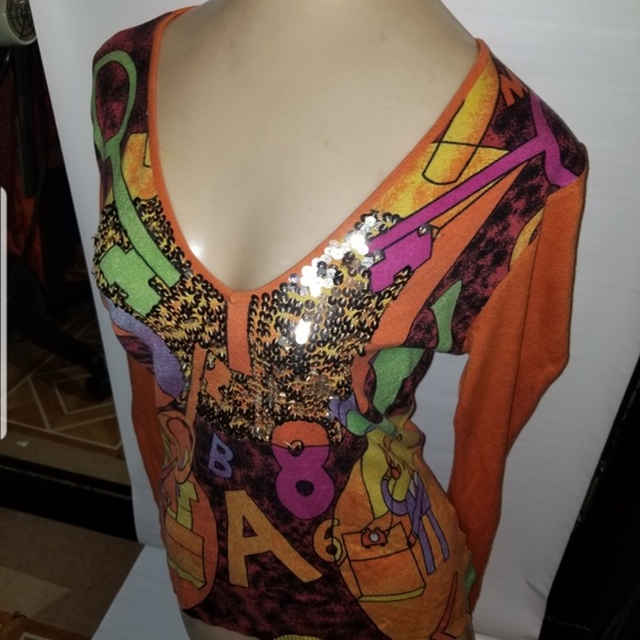 Top - Picture 2 of 3